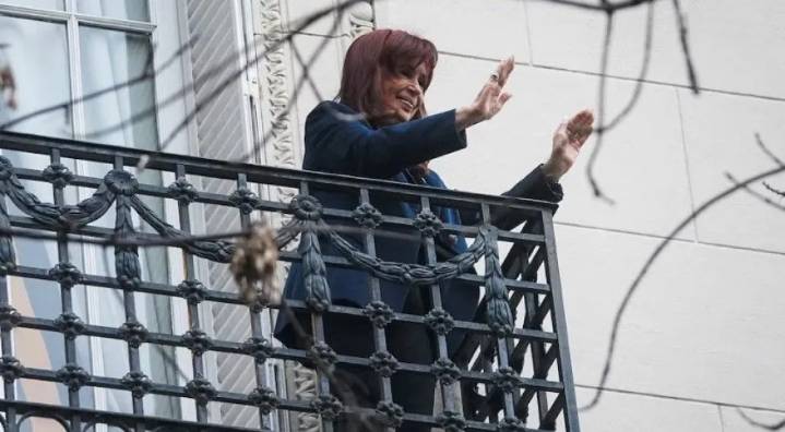 Cristina Kirchner criticó nuevamente a Milei, rebautizó a LLA como "La Recesión Avanza" y creó una nueva expresión: "NMAP"