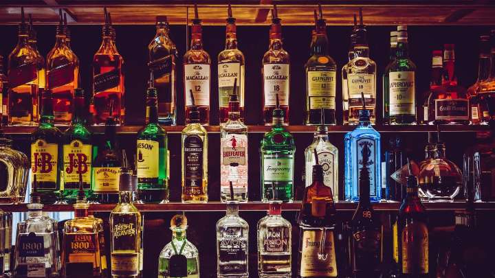 Detenido al intentar robar 102 botellas de whisky en un supermercado de Erandio, Bilbao