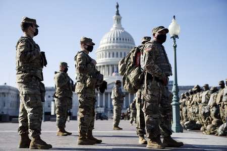 Trump moves to federalise 300 Illinois Guard; court halts Oregon mobilisation
