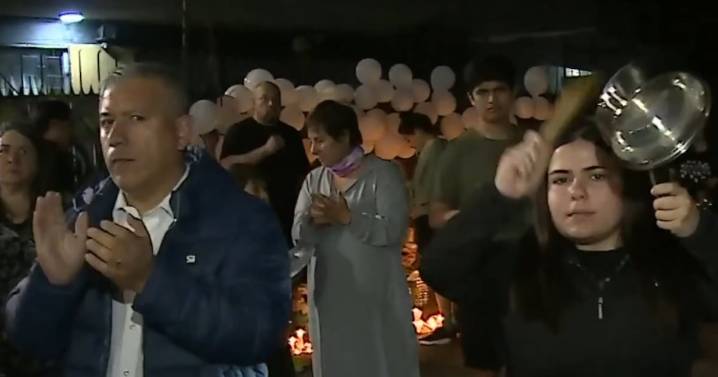 Cientos de personas despiden a menor que falleció tras choque en Recoleta y vecinos realizan cacerolazo por más seguridad