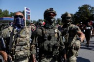 Trump autoriza el despliegue de 300 militares en Illinois, en medio de protestas contra la policía migratoria en Chicago