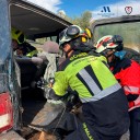 Un herido excarcelado y evacuado tras la colisión de un coche y un camión en Villanueva del Rosario