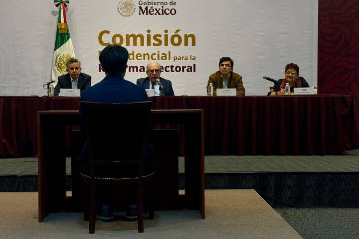 Piden reforzar democracia participativa ante posible eliminación de plurinominales