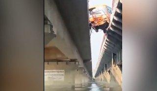 UP: Rampur-Delhi Roadways Bus Hangs Off Brajghat Ganga Bridge, All Passengers Rescued; Terrifying VIDEO Surfaces