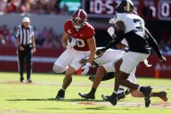 Alabama puts a stop to Pavia Mania and gets its running groove back