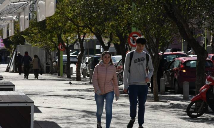 El sol y el viento del norte dan un toque cálido a este jueves bahiense