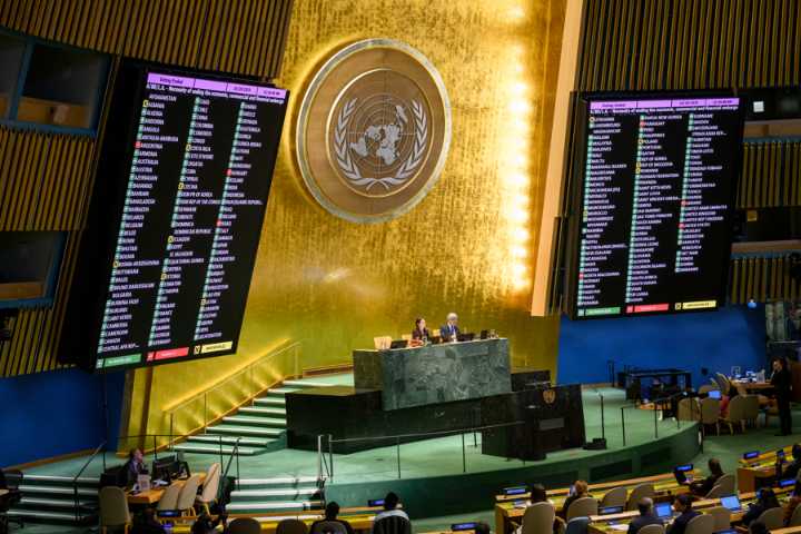 Cuba logra un año más respaldo a suspensión del embargo, pero crecen los países en contra