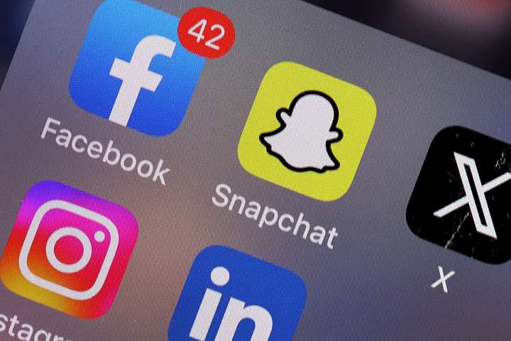 Snapchat, Ring, Roblox, Fortnite and more go down in huge internet outage: Latest updates