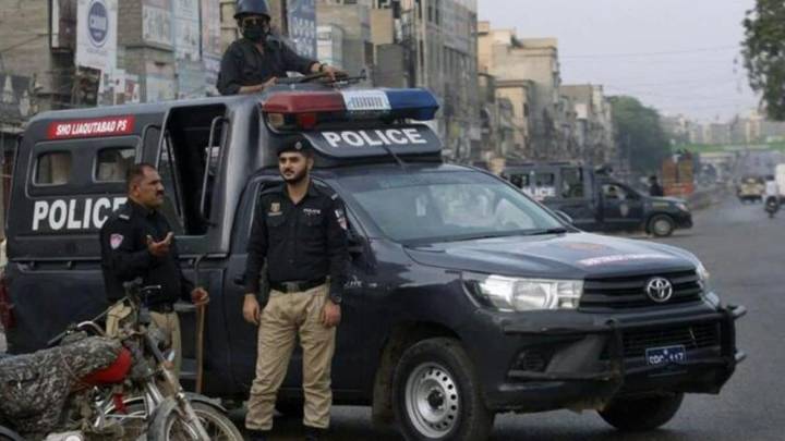 Police In Pakistan Storm Islamabad's National Press Club, Assault Journalists