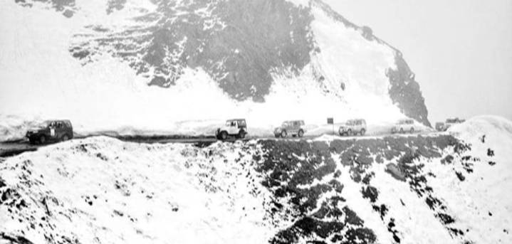 Traffic suspended on Bandipora