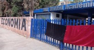 Estudiantes de la Unidad Académica de Economía de la BUAZ toman instalaciones para exigir flexibilidad en requerimientos de titulación