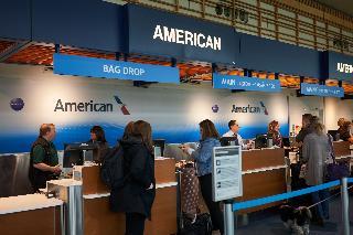 American Airlines Kicks Off Two Passengers And Disrupts Over 1,000 Flights In The Same Day