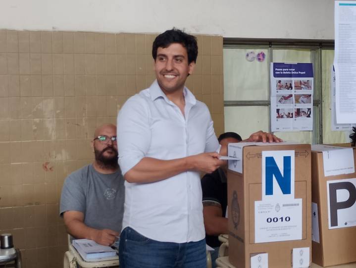 Votó Gino Visconti: “Votar es un acto de compromiso con el futuro del país”