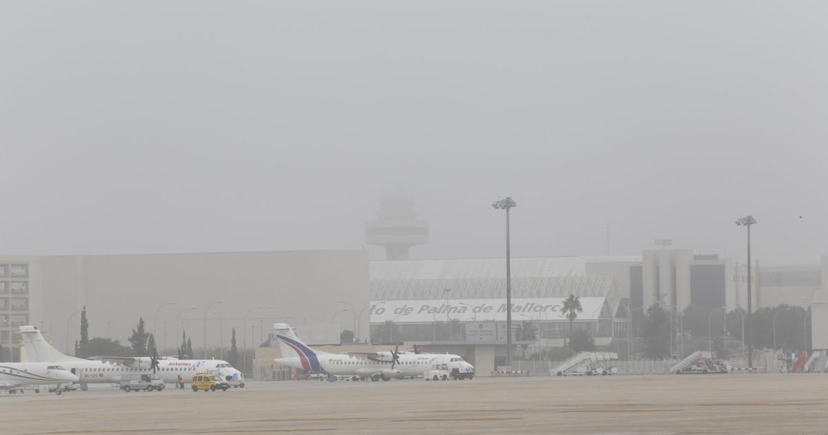 La niebla en Son Sant Joan impide que los diputados de Ibiza y Menorca lleguen al pleno del Parlament
