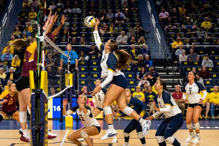 Fifth-set reset propels Michigan in win over Iowa