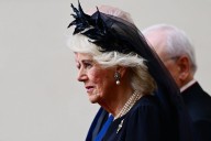 Privilegio del blanco: por qué las reinas de Inglaterra llevan velo negro cuando visitan al Papa