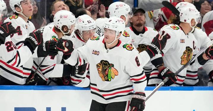 Donato scores 2 more goals as the Blackhawks beat the Lightning