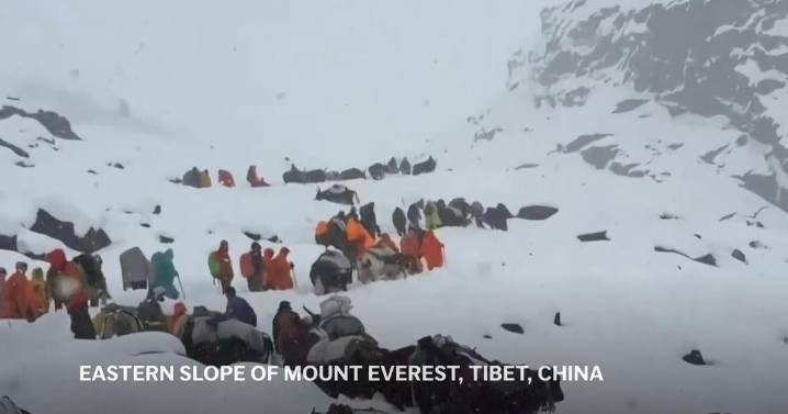 Villagers ascend Mount Everest with horses and oxen to join snowstorm evacuation effort
