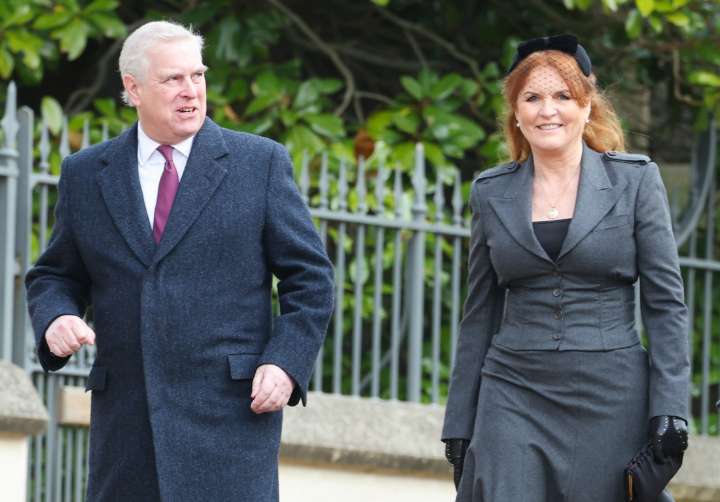 Cele|bitchy | Sarah Ferguson & Andrew M-W won’t have to leave Royal Lodge for ‘months’