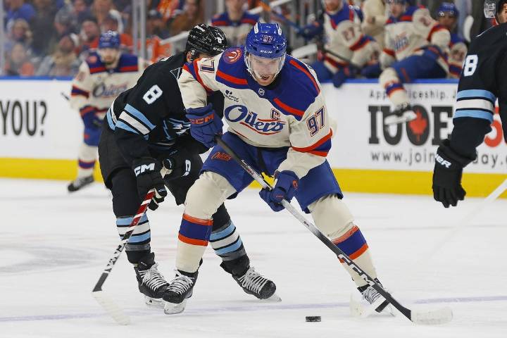 Deadspin | Five-goal period propels Oilers past Mammoth