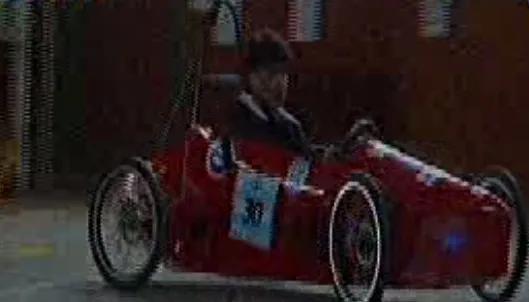 Alumnos salteños piden apoyo para representar a la provincia con su auto eléctrico en el Eco YPF