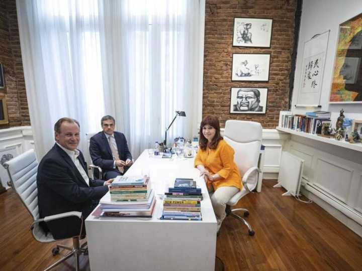 En Entre Ríos, el PJ llega dividido a la elección con una lista oficial, tres paralelas y en medio de internas y acusaciones