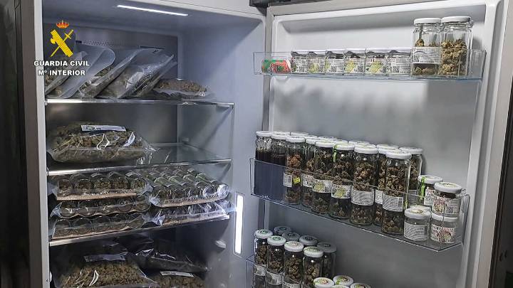 Golpe de la Guardia Civil a la red de 'CBD shops' : Conil, Chiclana y Barbate, en el epicentro de la operación