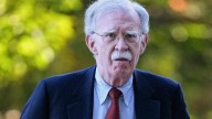 John Bolton, exasesor de Donald Trump, se entrega a las autoridades por caso de secretos oficiales