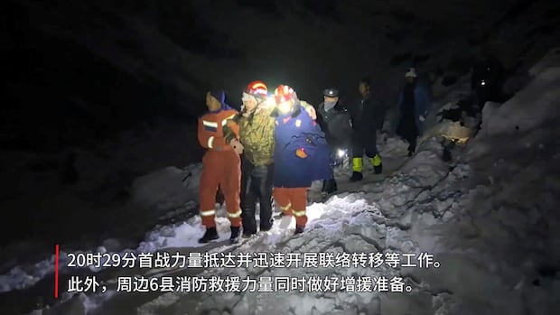 About 200 hikers await rescue as blizzard hits Mount Everest