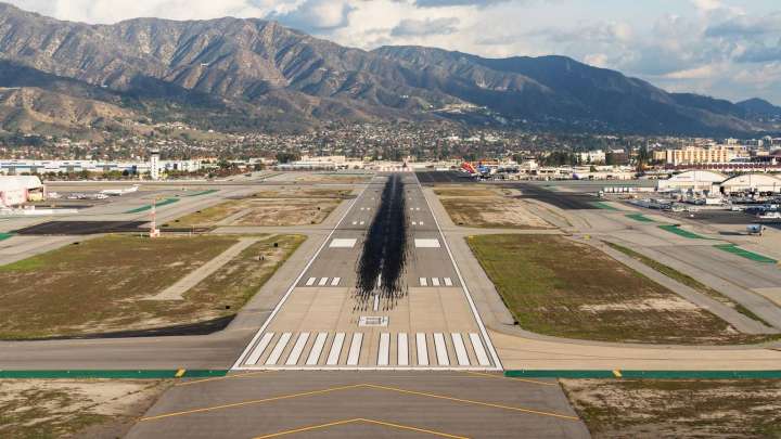 Zero Controllers: Hollywood Burbank Airport Suffers ATC Call Outs Due To Government Shutdown