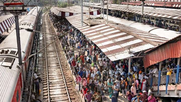 Central Railway to run special trains for Diwali and Chhath Puja to ease rush