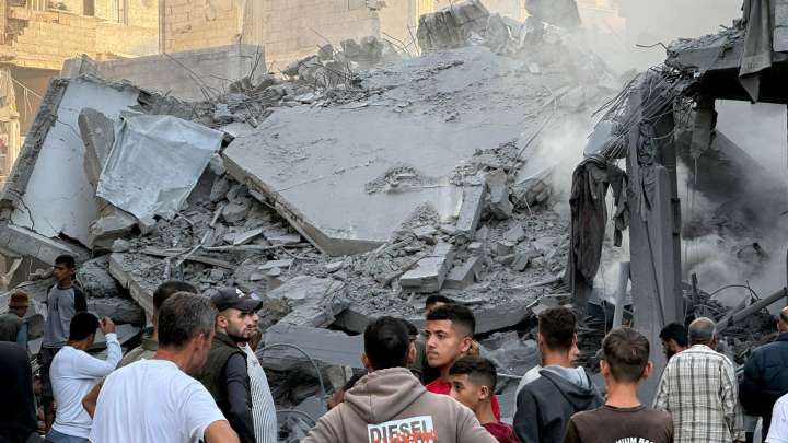 Israel Mata a 100 Personas en Gaza en las Últimas Horas y Reanuda Alto al Fuego