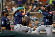 Mariners club 3 homers, push Tigers to brink of elimination