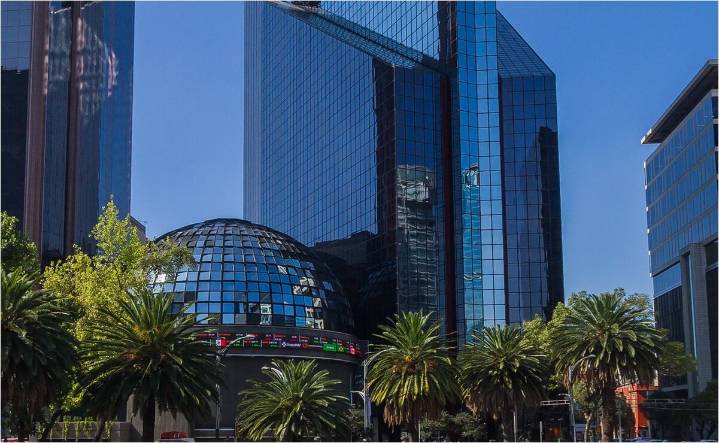 Oferta por Banamex provoca pérdida millonaria a Grupo México; acciones caen 15.43% y arrastran a la BMV