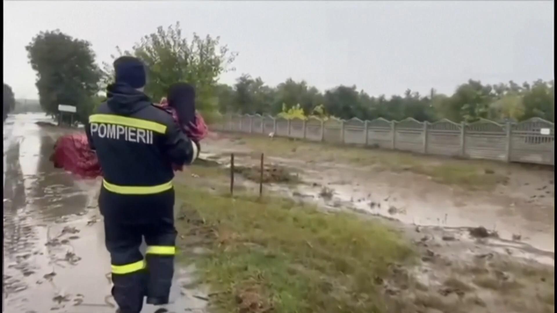 Heavy rain causes floods in parts of Romania, high winds in Bucharest