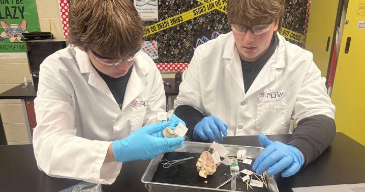 Warren County leaders get an education during tour of schools