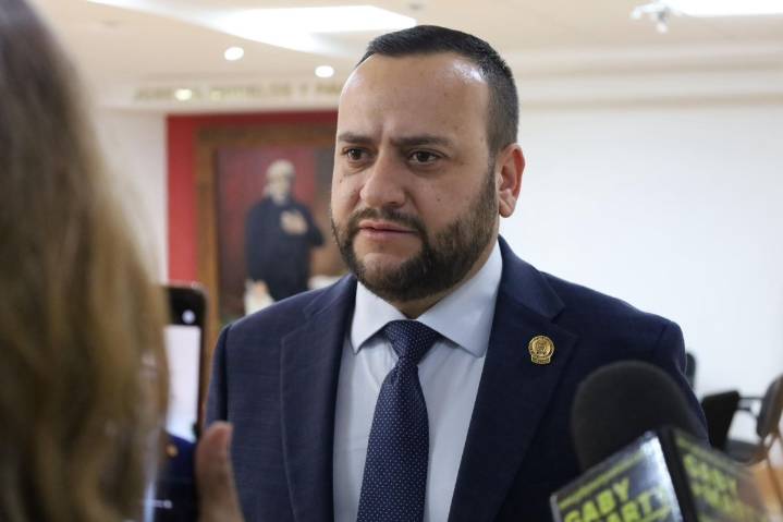 Pide Arturo Medina apoyos prioritarios para jóvenes emprendedores en situación vulnerable