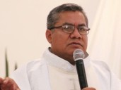 Con misa de cuerpo presente, dan último adiós a sacerdote Bertoldo Pantaleón.