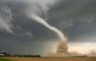 Alertan por posible formación de tornados en tres estados