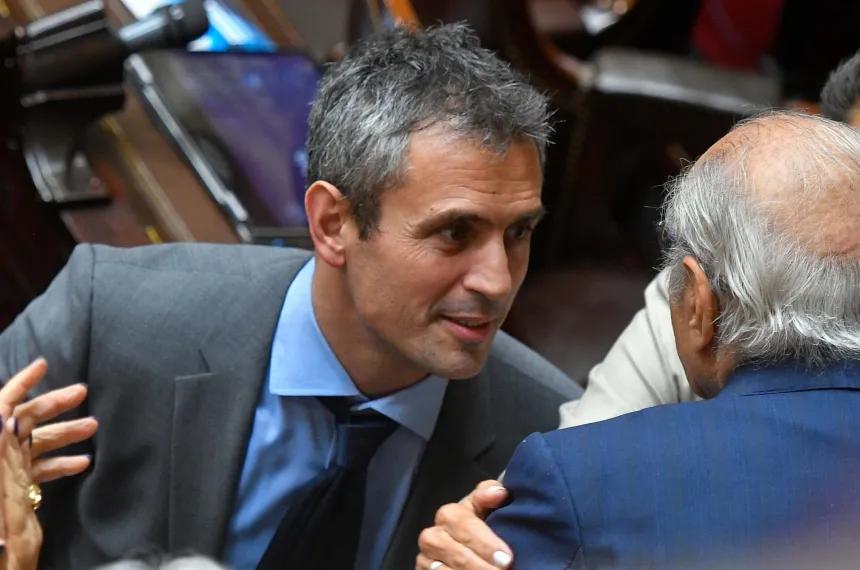 Acusan a Menem de "cajonear" los últimos proyectos de ley aprobados en Diputados