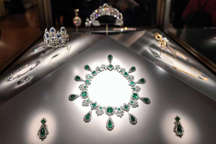 Joyas robadas del Louvre tienen valor estimado de 100 mdd: fiscal de París