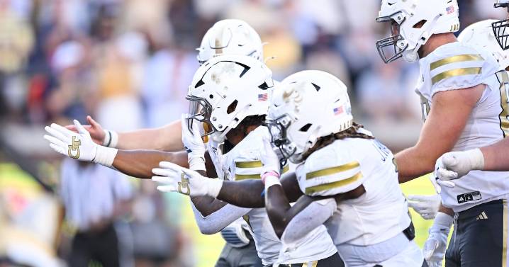 Yellow Jackets up to 12 in AP Top 25