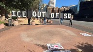 Manifestación en oficinas del ICE en San Diego por cierre de gobierno