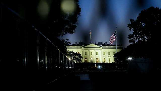 Secret Service detains driver after late night White House crash