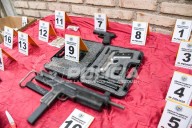 Drogas y muchas armas: Allanaron barrios de la capital Neuquina