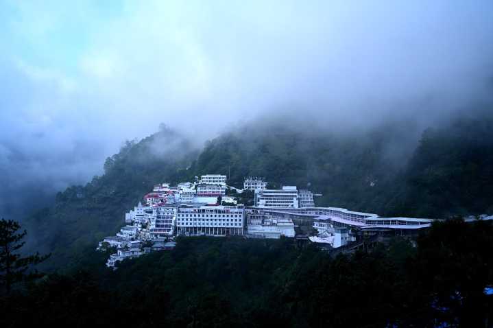 Vaishno Devi Yatra likely to resume tomorrow as weather improves: SMVDSB