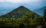 La pirámide más antigua del mundo no estaría ni en Egipto ni en Perú, tendría lava en su interior y más de 25.000 años