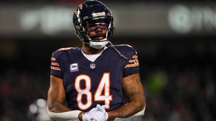 Broncos sign 41-year-old tight end Marcedes Lewis to practice squad