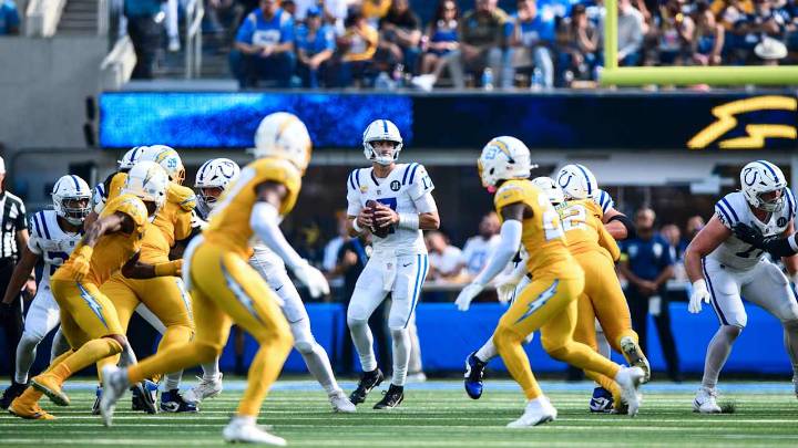 Bill Brooks' Breakdown: Colts stay true to game plan in Week 7 win over Chargers