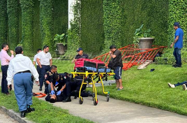 Jardinero cae de andamio a 4 metros de altura en Ciudad Caucel
